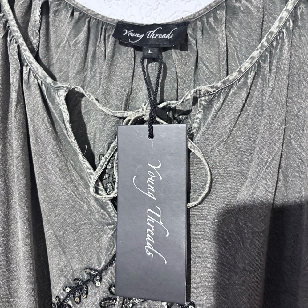 Chic Gray Embroidered Boho Blouse - Picture 5 of 8